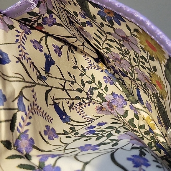 GUCCI BEAUTY lavender Cosmetic Pouch - Picture 9 of 13